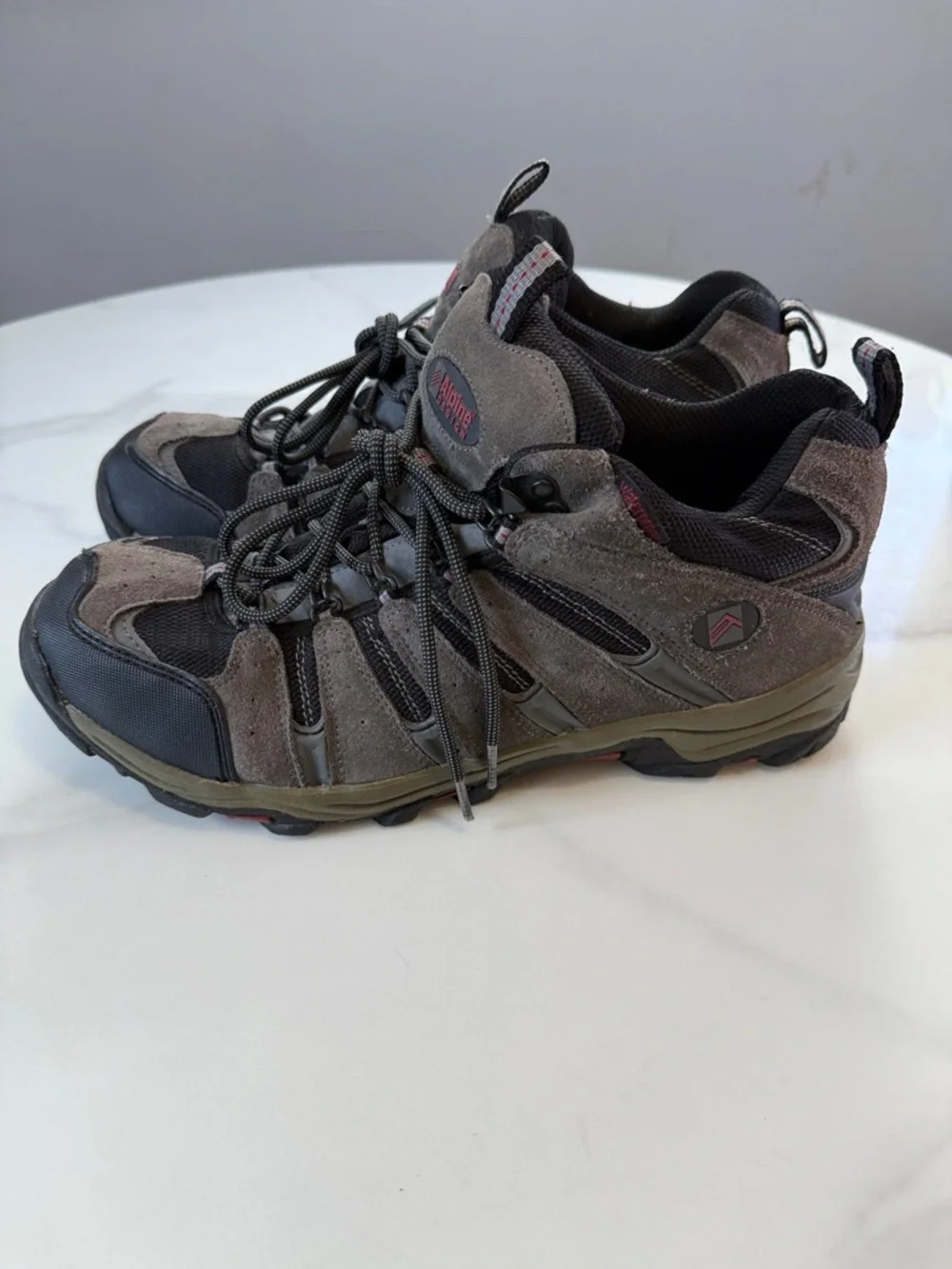 Alpine Design Men's Gray and Black Hiking Boots